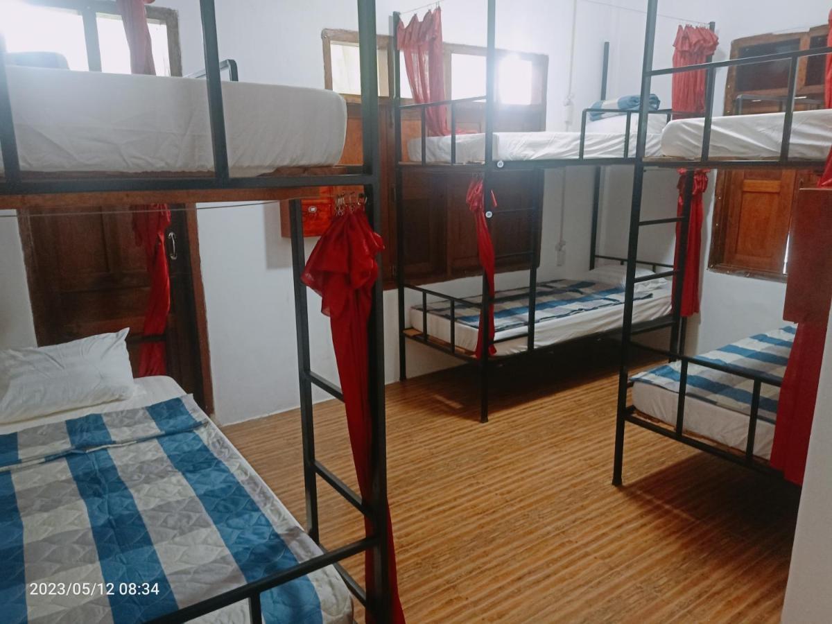 Aurora Backpackers Hostel Luang Prabang Exterior foto