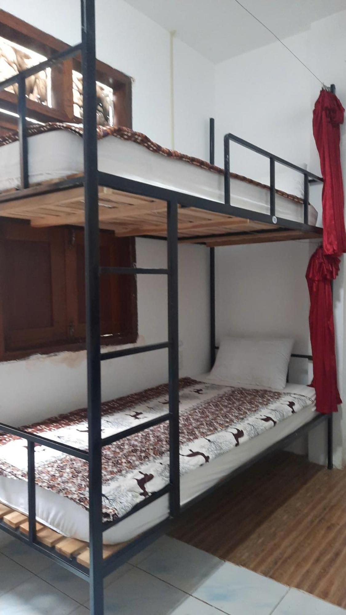 Aurora Backpackers Hostel Luang Prabang Exterior foto