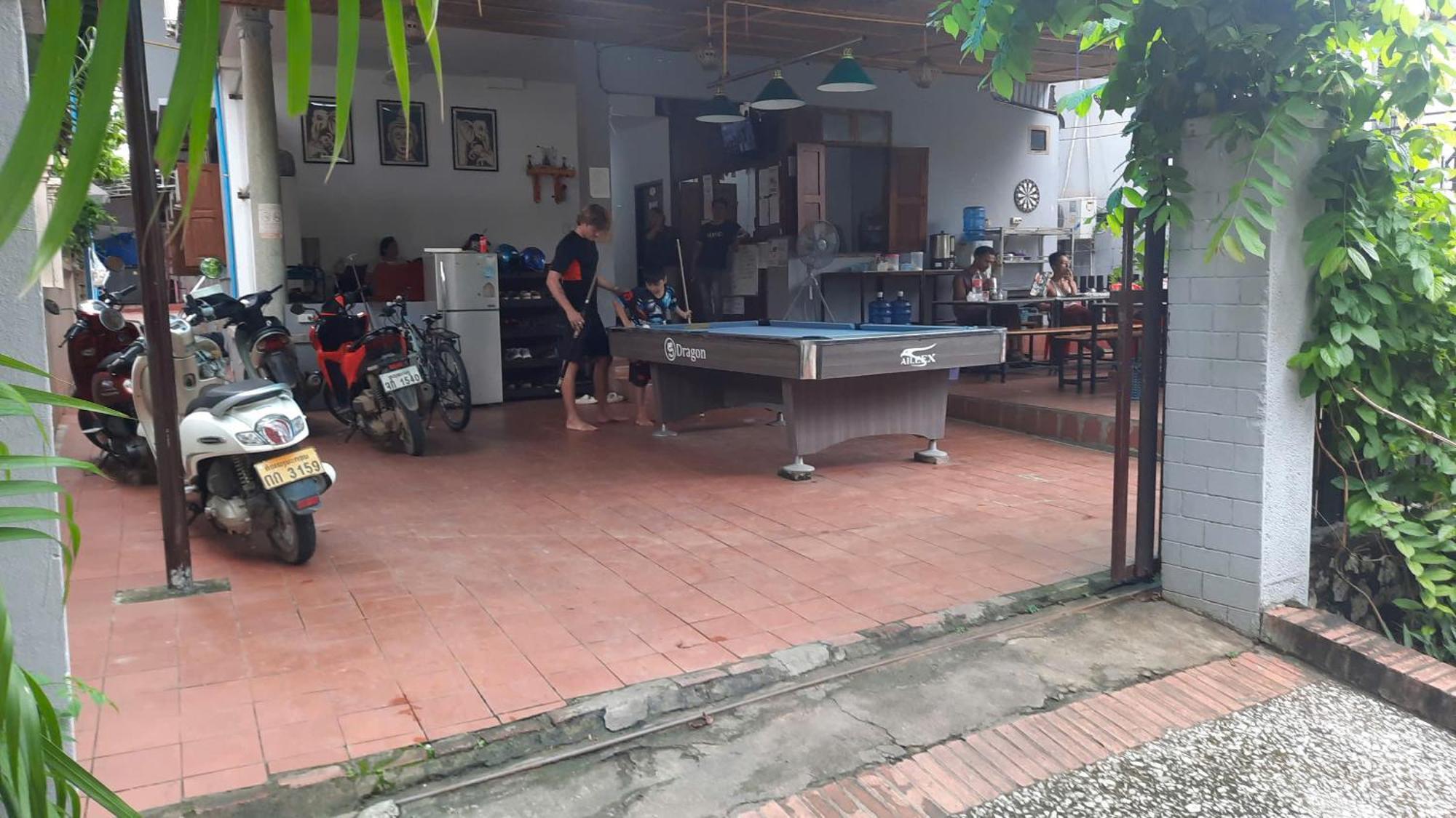 Aurora Backpackers Hostel Luang Prabang Exterior foto