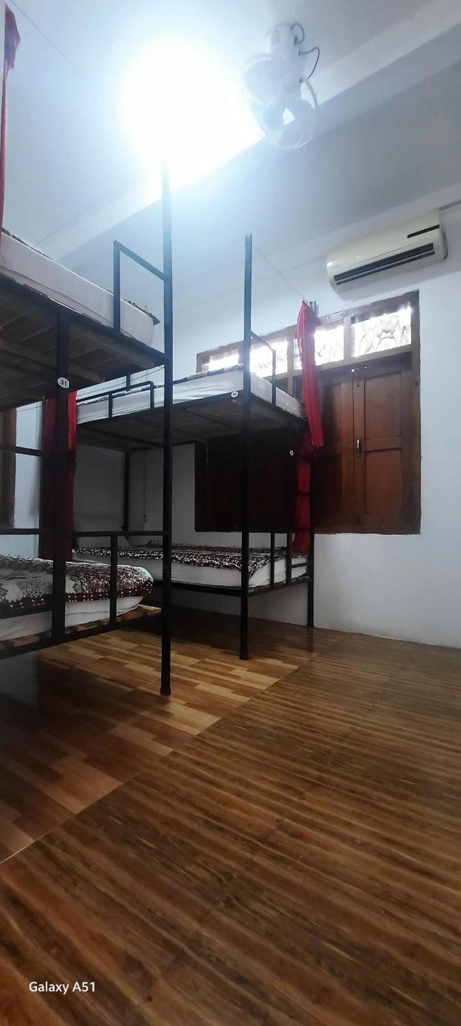 Aurora Backpackers Hostel Luang Prabang Exterior foto